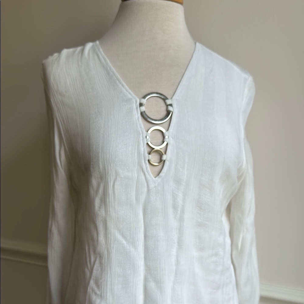 Astars Elegant White V-Neck Top with Silver Accents